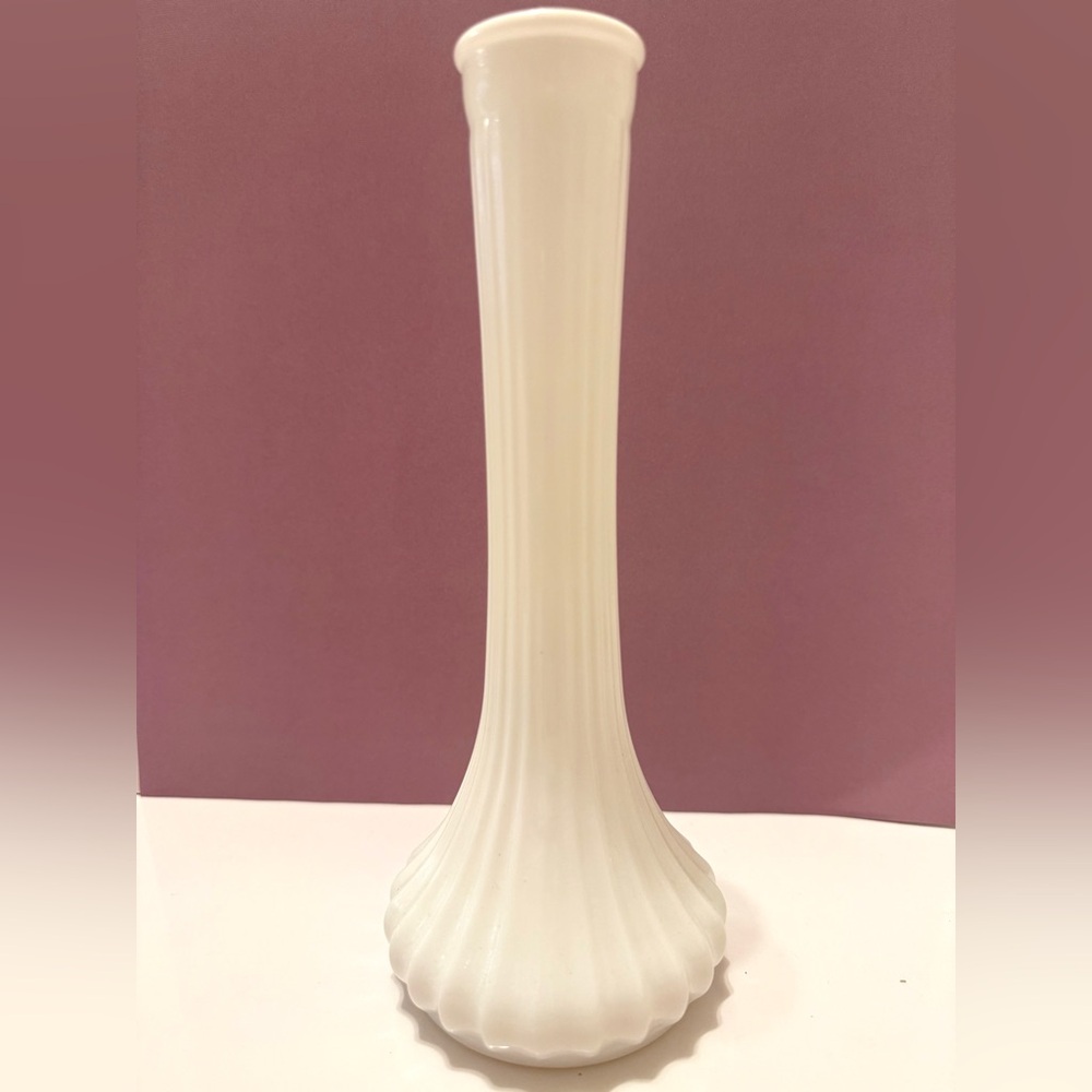 Vintage Milk Glass Vase – Hoosier Glass 409 – Ribbed Swirl Design – Made in USA